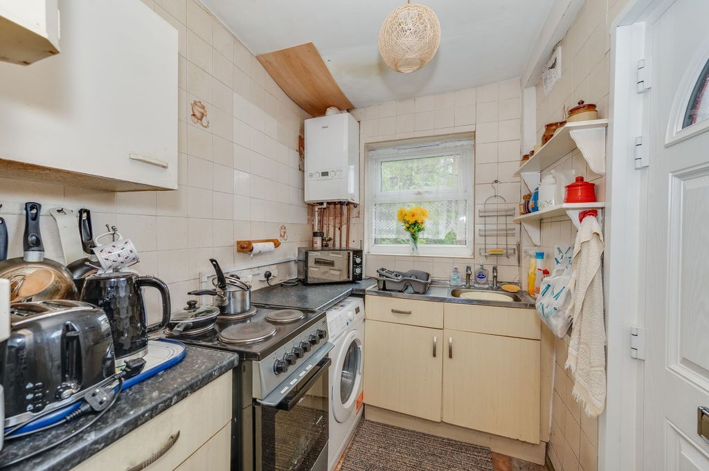 Property photo 2 of 12