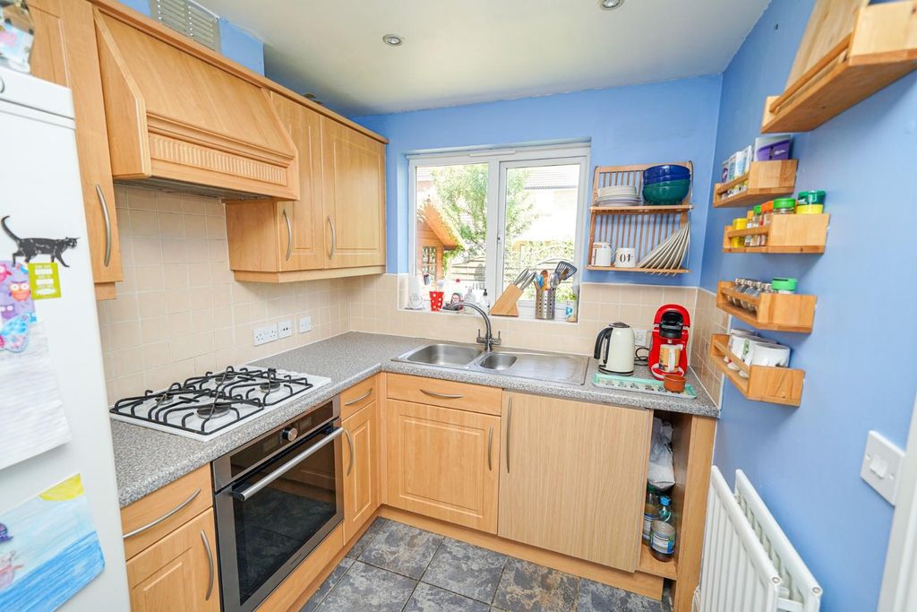 Property photo 3 of 24