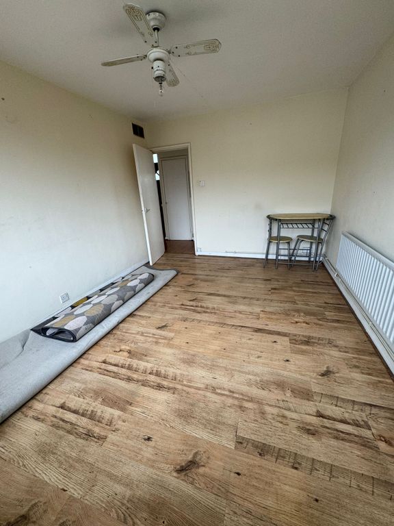 Property photo 3 of 10 Living Room