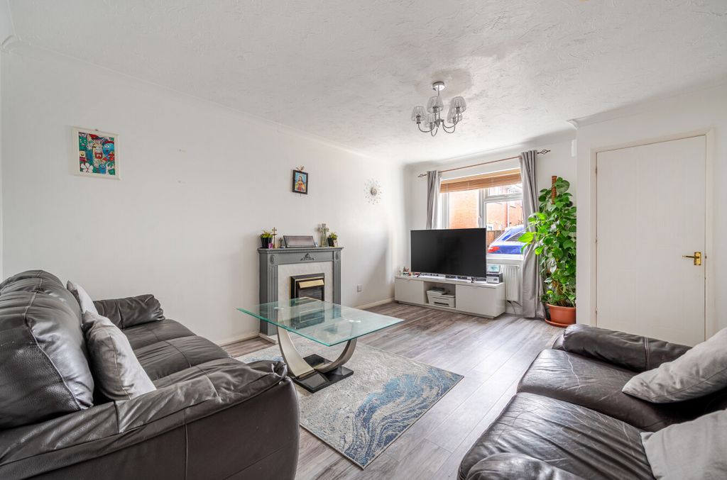 Property photo 3 of 12 1405512-4-6985c77...