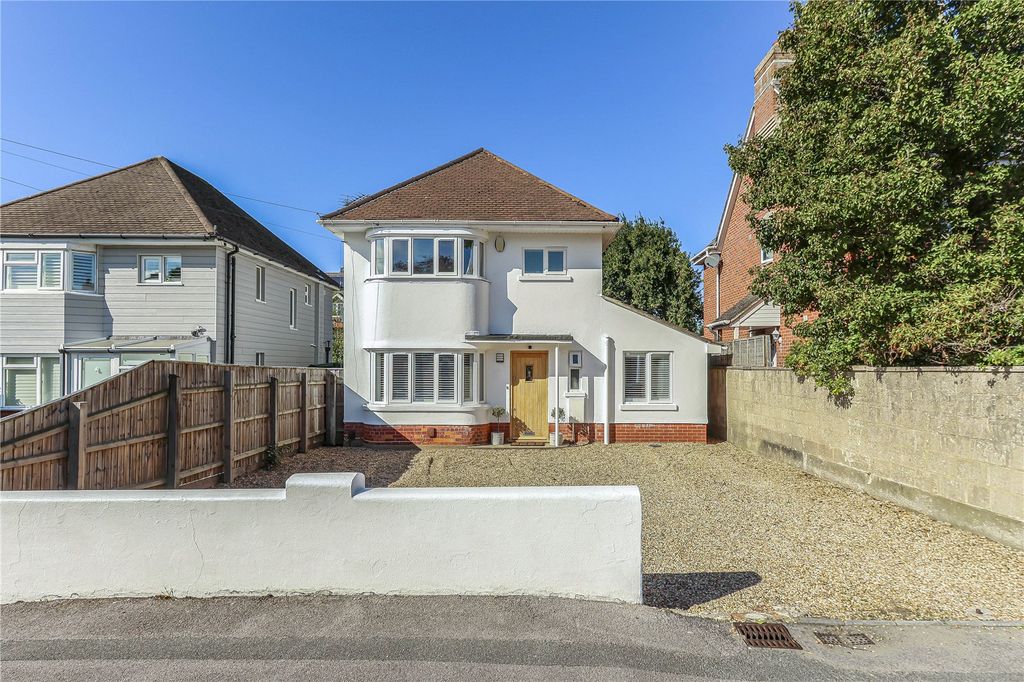 Property photo 1 of 16 Chapel Road