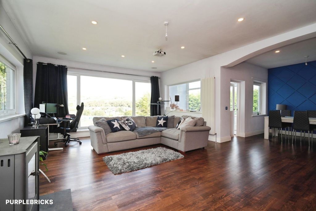 Property photo 1 of 29