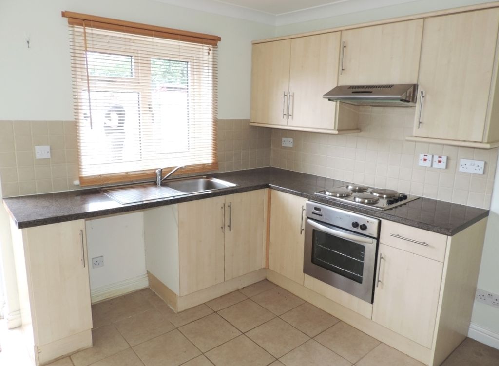 Property photo 2 of 7 Kitchen