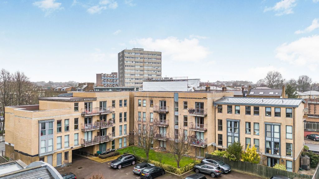 Property photo 1 of 11