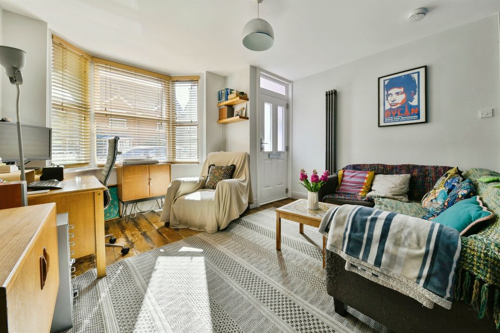 Property photo 2 of 17