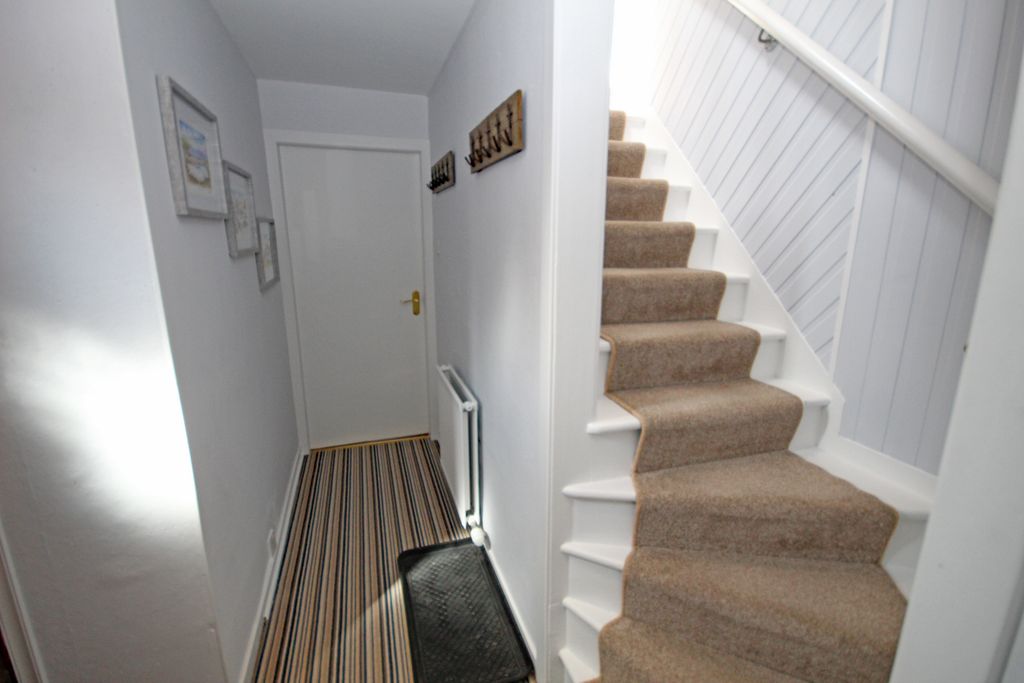 Property photo 2 of 27