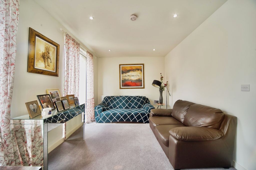 Property photo 3 of 15 Reception Room