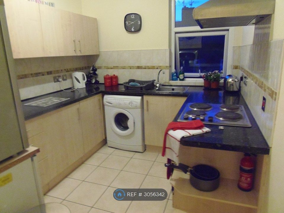 Property photo 1 of 12 Kitchen