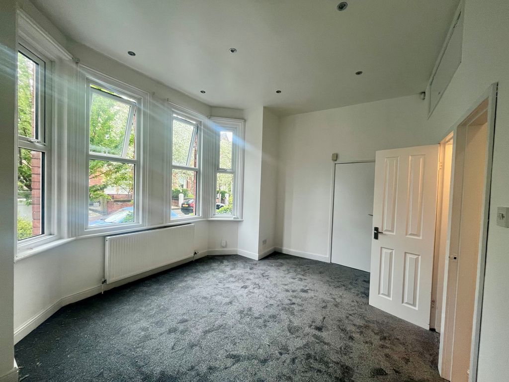 Property photo 3 of 4