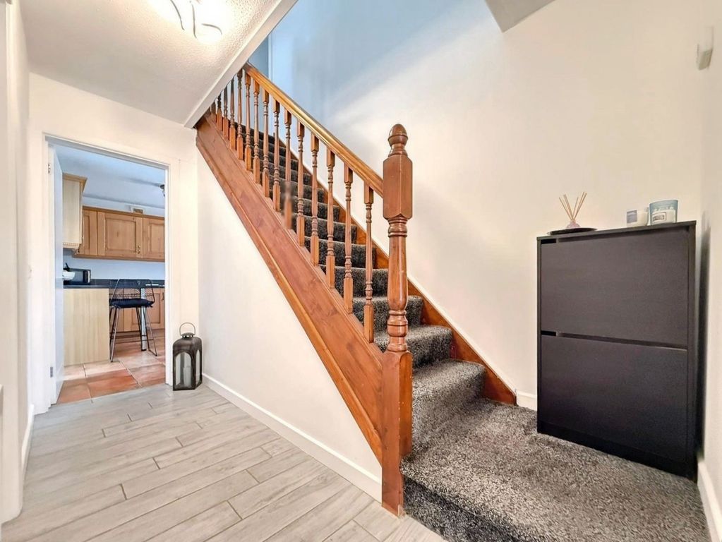 Property photo 2 of 36