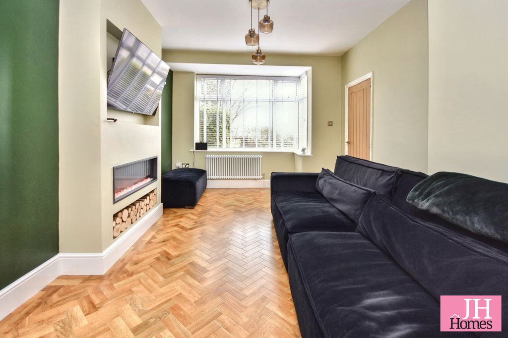 Property photo 3 of 14