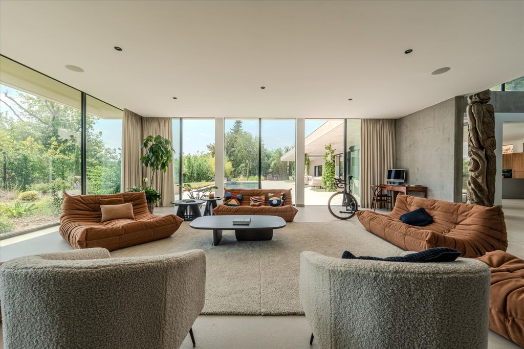 Property photo 2 of 38 Image