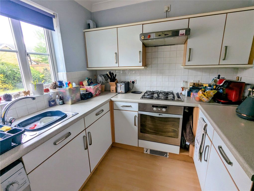 Property photo 2 of 10 Picture No. 12