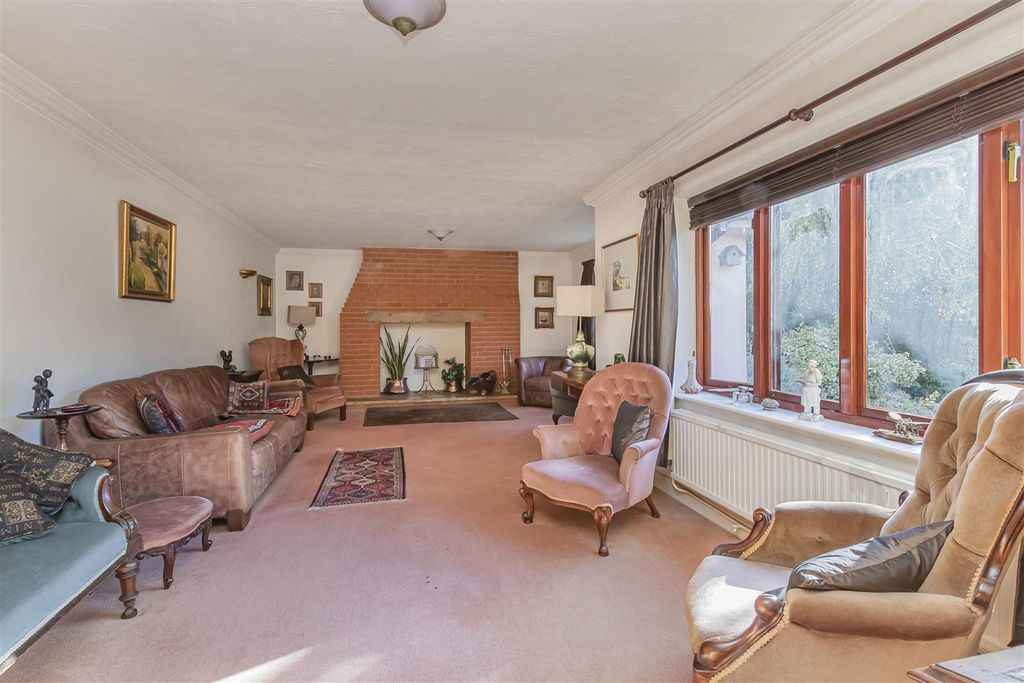 Property photo 3 of 25 13_64555.Jpg