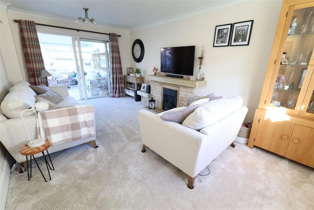 Property photo 3 of 27 Fc Lounge i.Jpg