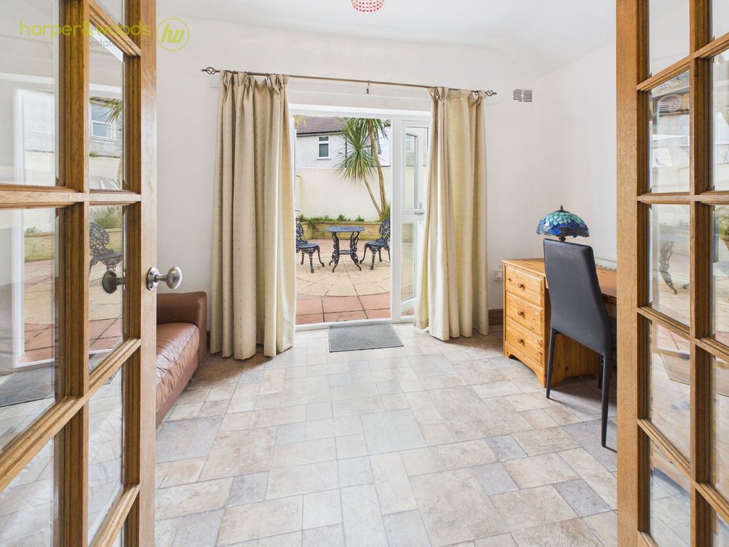 Property photo 3 of 32