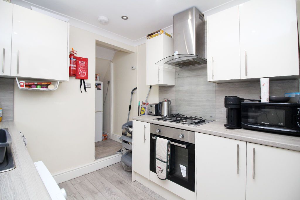 Property photo 3 of 12 Kitchen