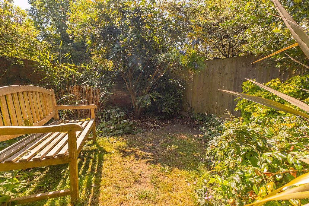 Property photo 3 of 20