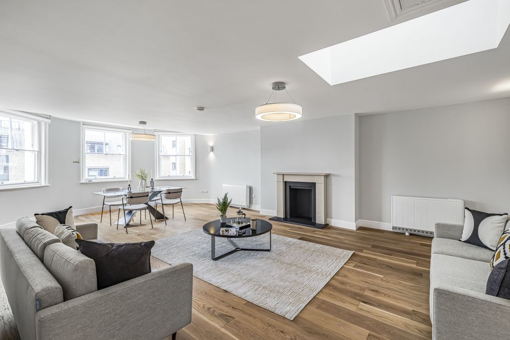 Property photo 2 of 26 Third_Floor_Flat_...