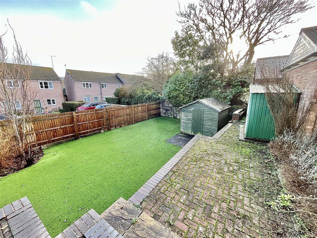 Property photo 2 of 19