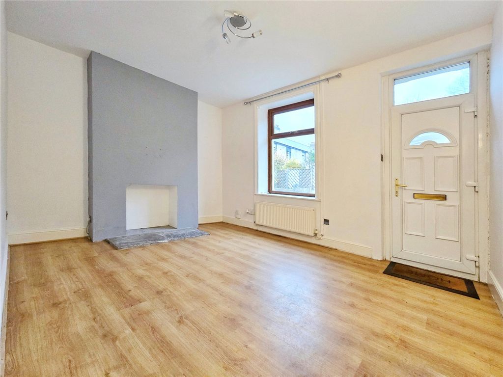 Property photo 2 of 13 Lounge