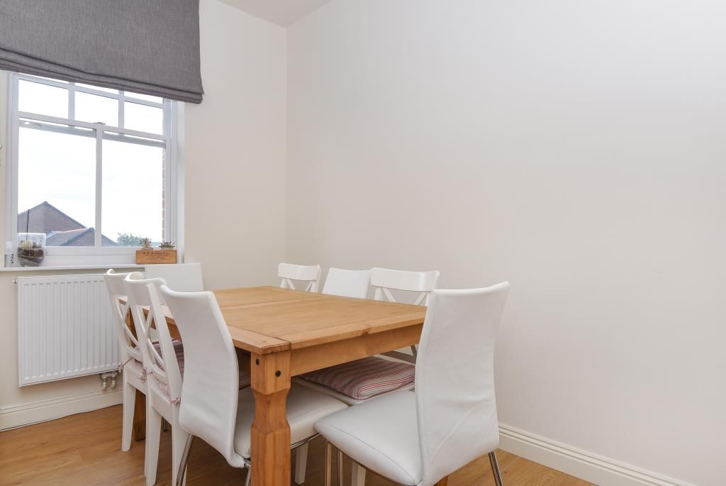 Property photo 3 of 11 Dining Area