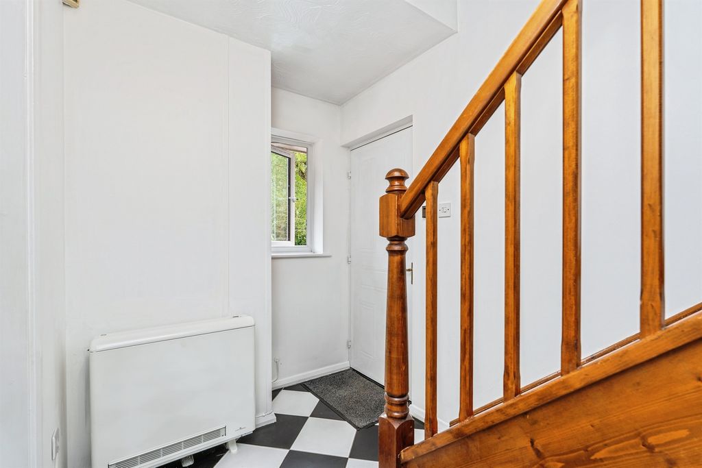 Property photo 3 of 16