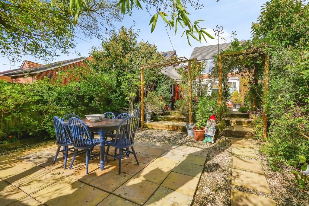 Property photo 1 of 20