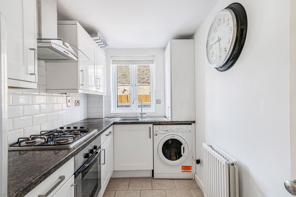 Property photo 3 of 16 Kitchen