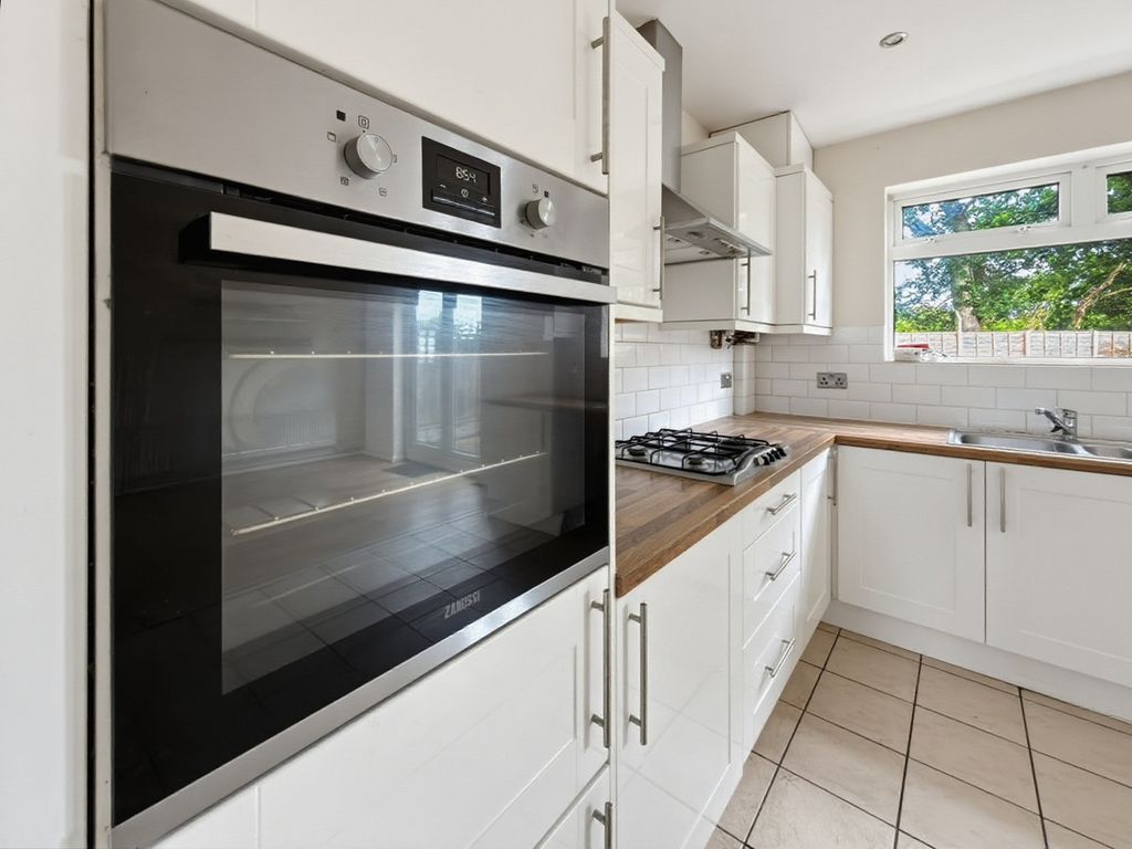 Property photo 3 of 24