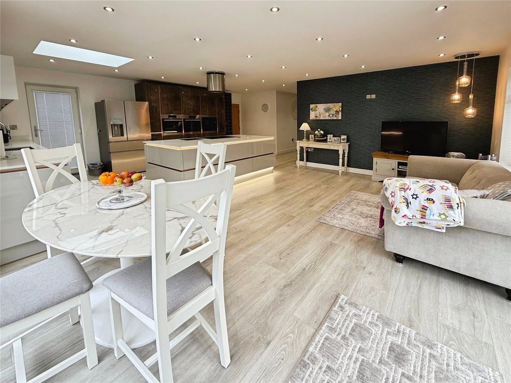 Property photo 2 of 25 Open Plan Living