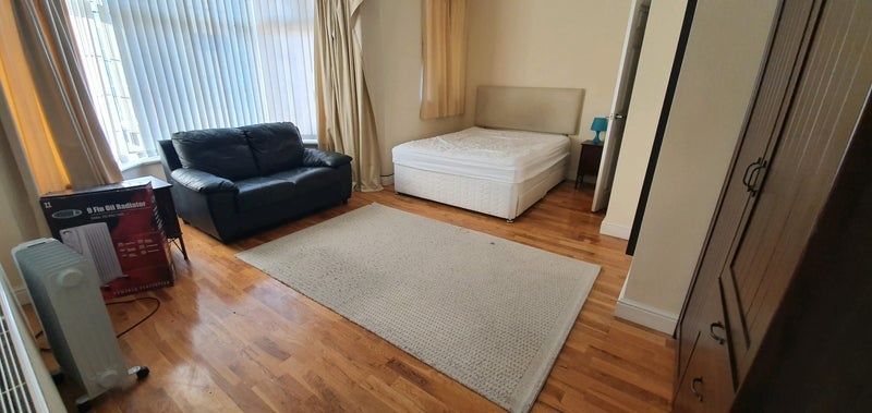 Property photo 2 of 9 Bright, Well-Presented Bedroom With Hardwood Floor...