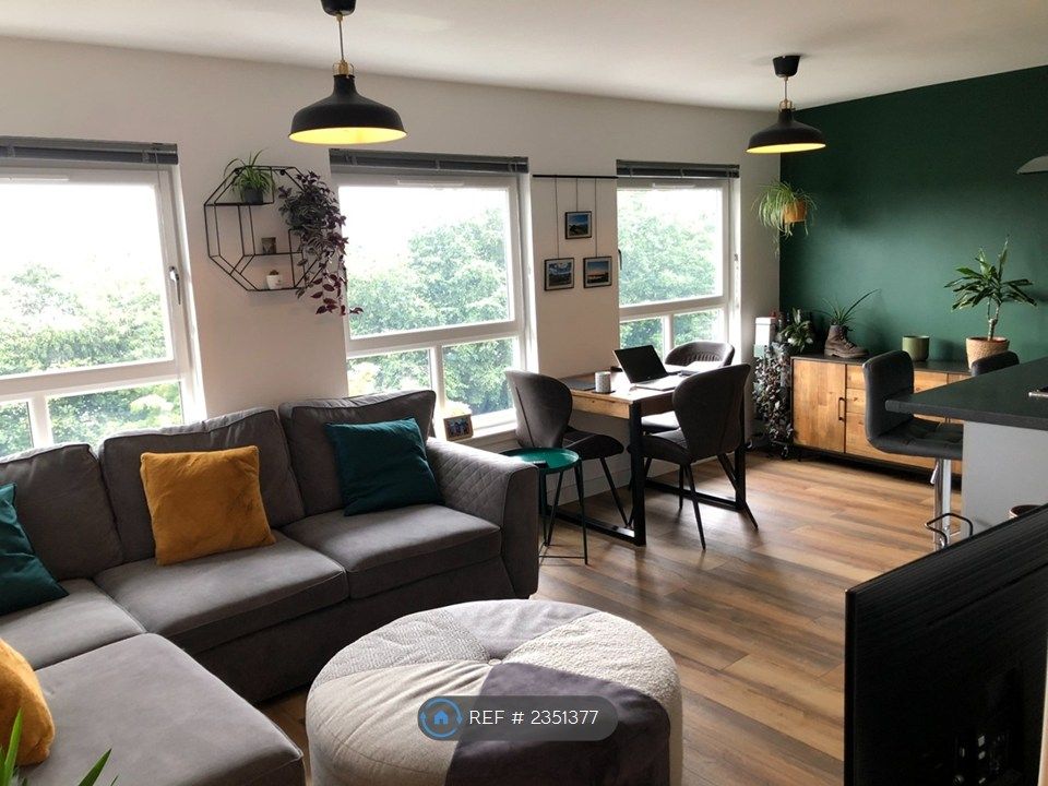 Property photo 2 of 10 Living Room