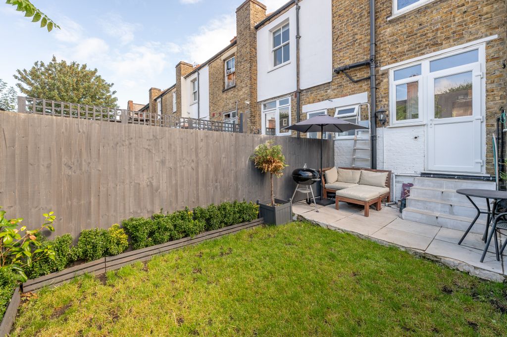 Property photo 2 of 14 240 Derington Road-2