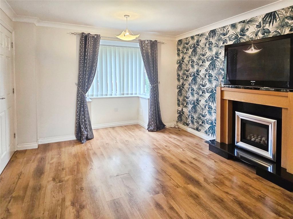 Property photo 2 of 14 Living Room