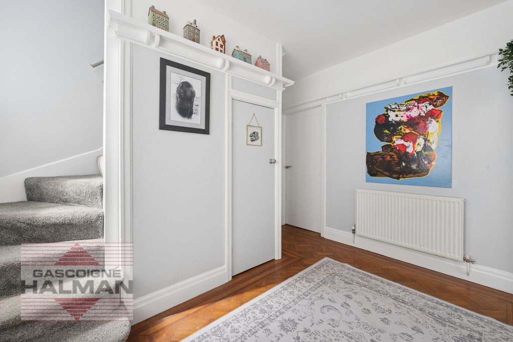 Property photo 3 of 52