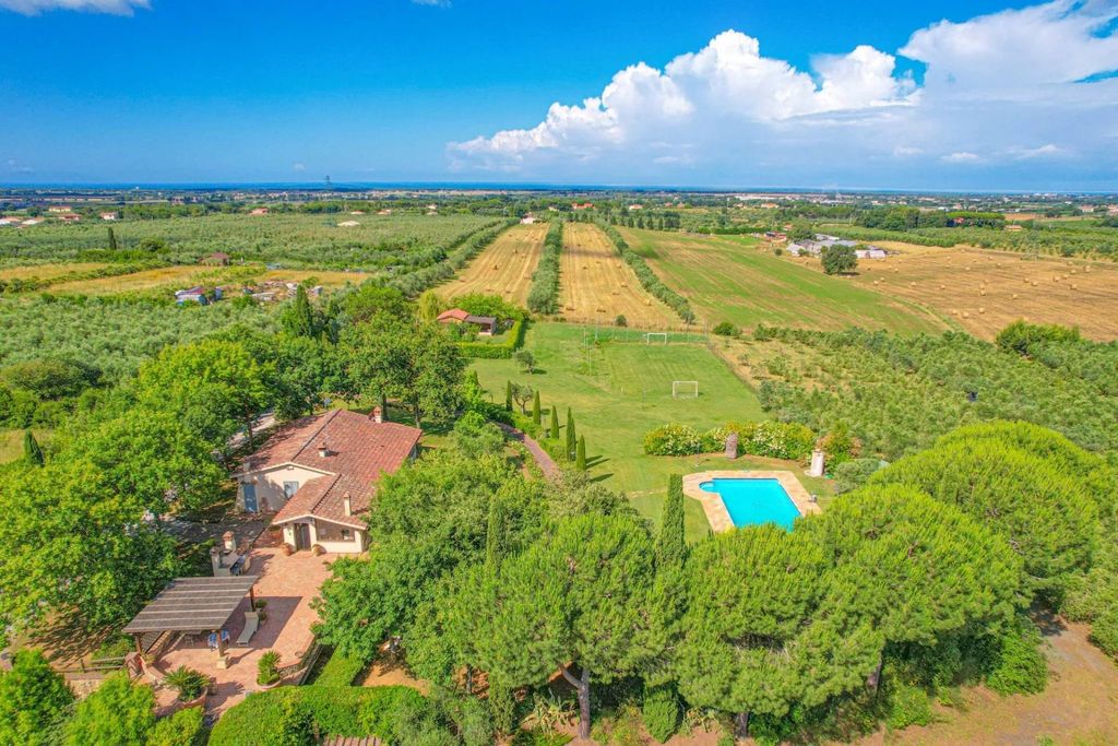 Property photo 2 of 41