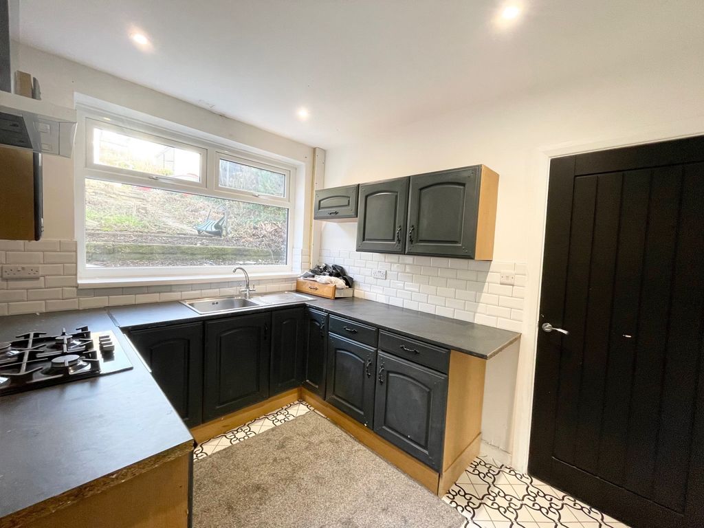 Property photo 2 of 16 Kitchen