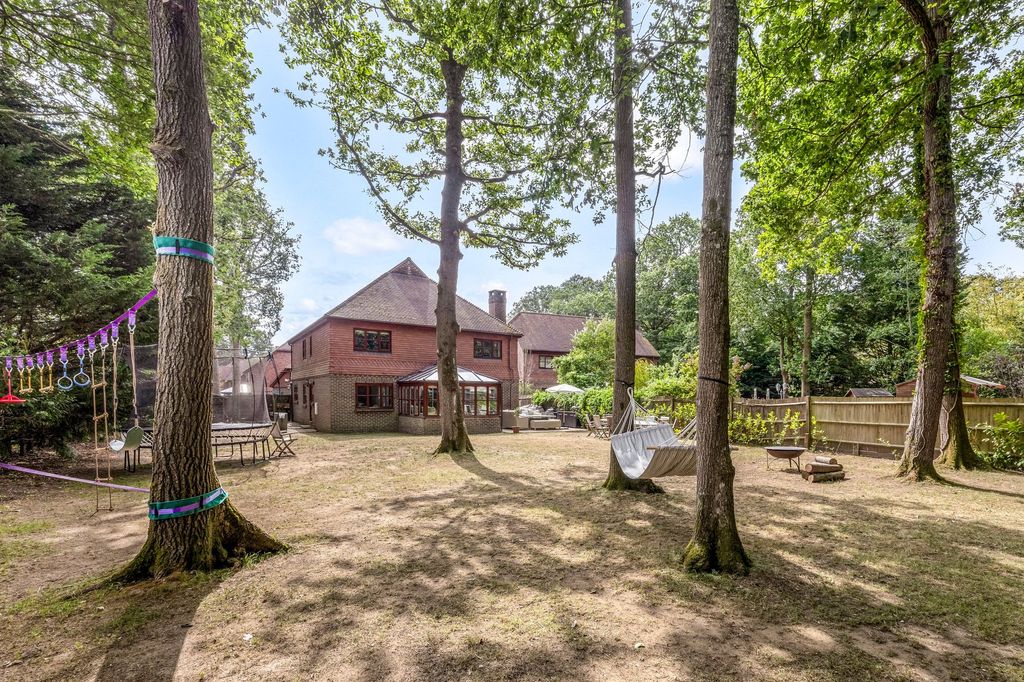 Property photo 2 of 25