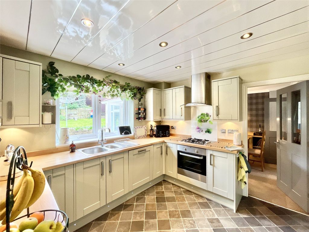 Property photo 3 of 32 Kitchen