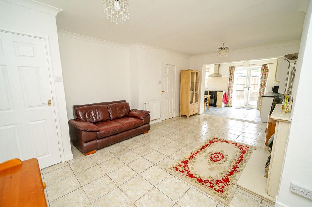 Property photo 2 of 24