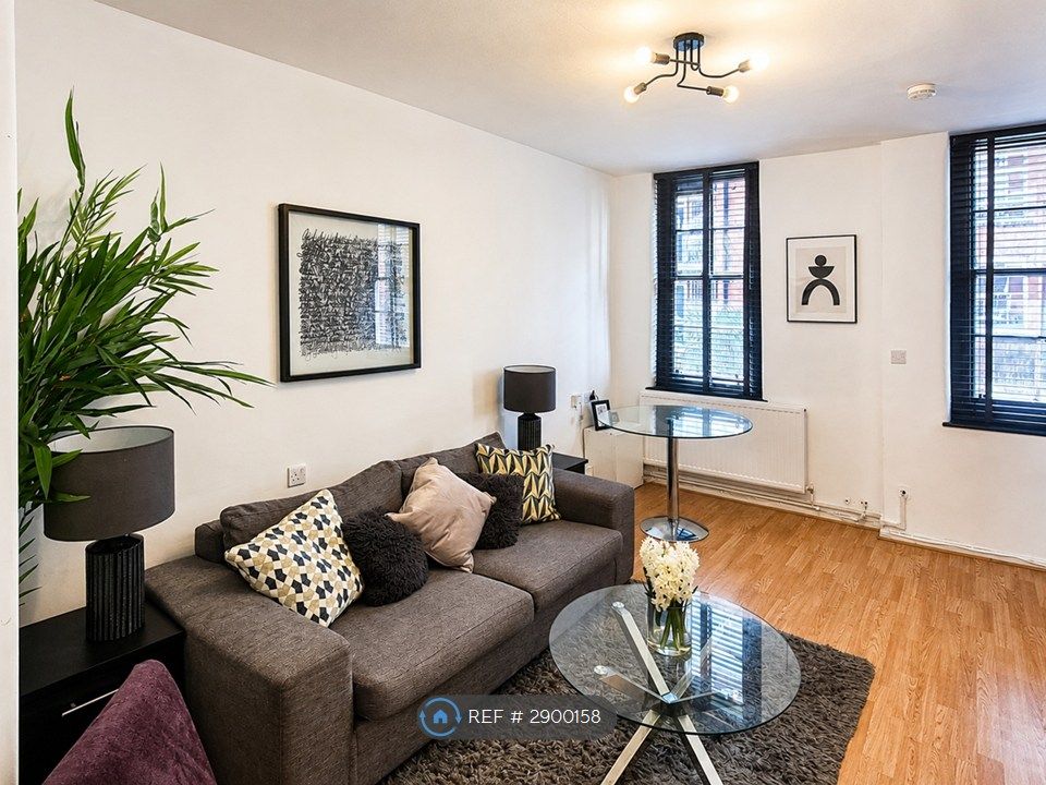 Property photo 3 of 11 Living Room 2