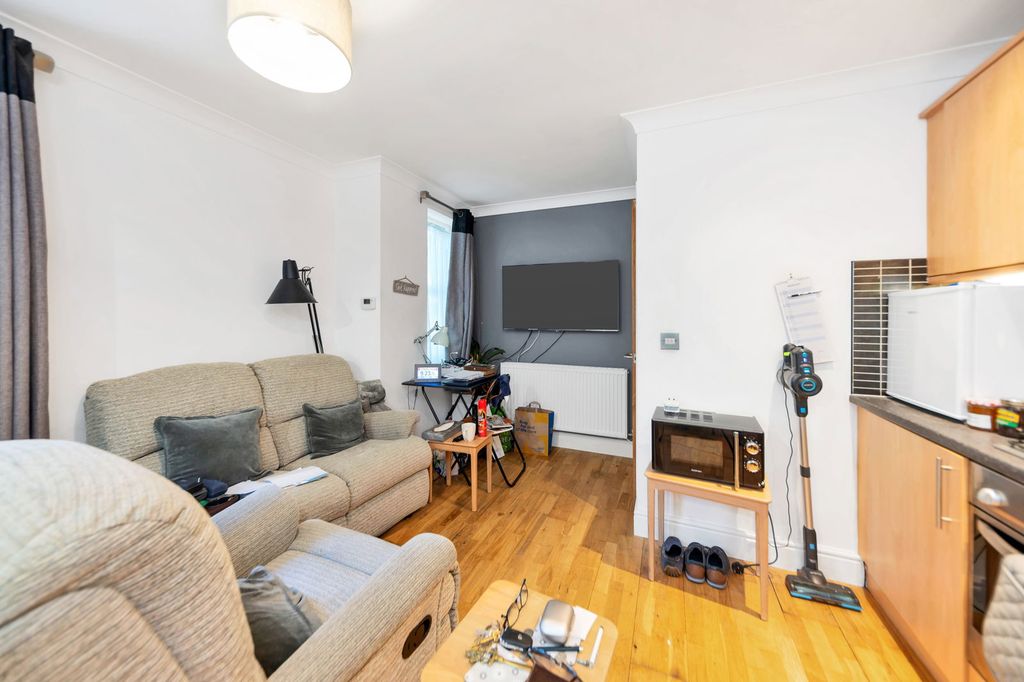 Property photo 2 of 6