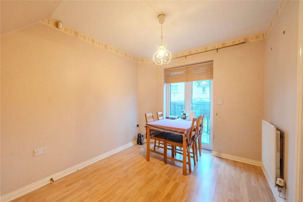 Property photo 3 of 16 Picture No. 02