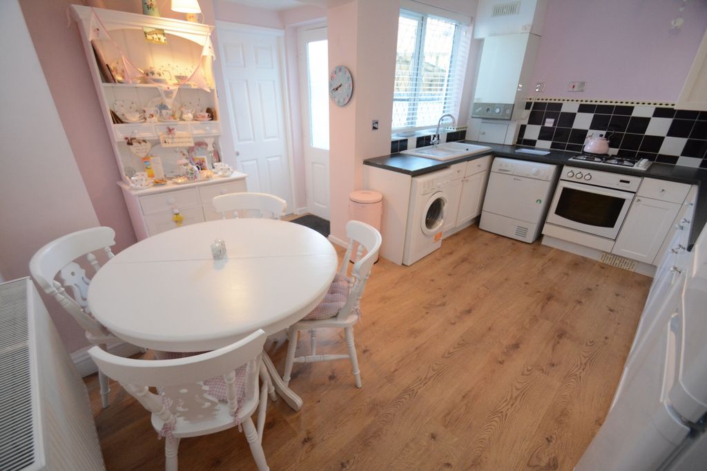 Property photo 2 of 15 Kitchen Diner