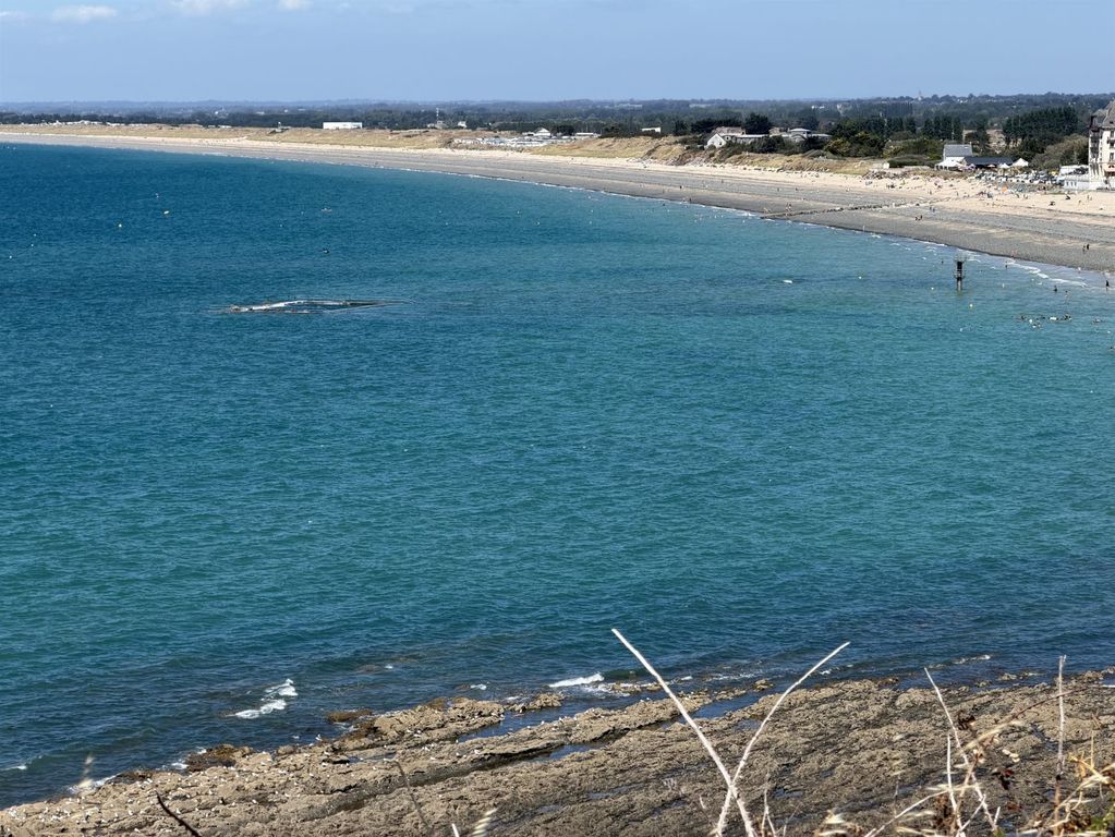 Property photo 1 of 19 Stunning Top-Floor 3-Room With 20m2 Terrace, 400m From The Sea