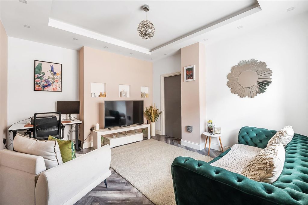 Property photo 2 of 14 Flat-2-Kian-Court-11.Jpg