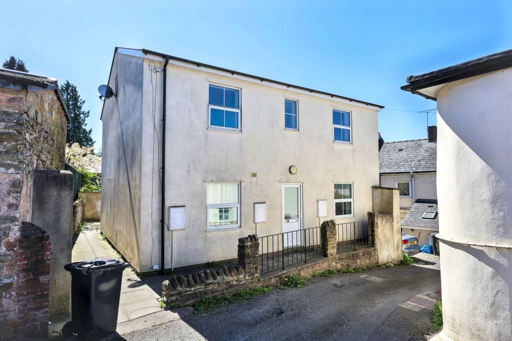 Property photo 1 of 31