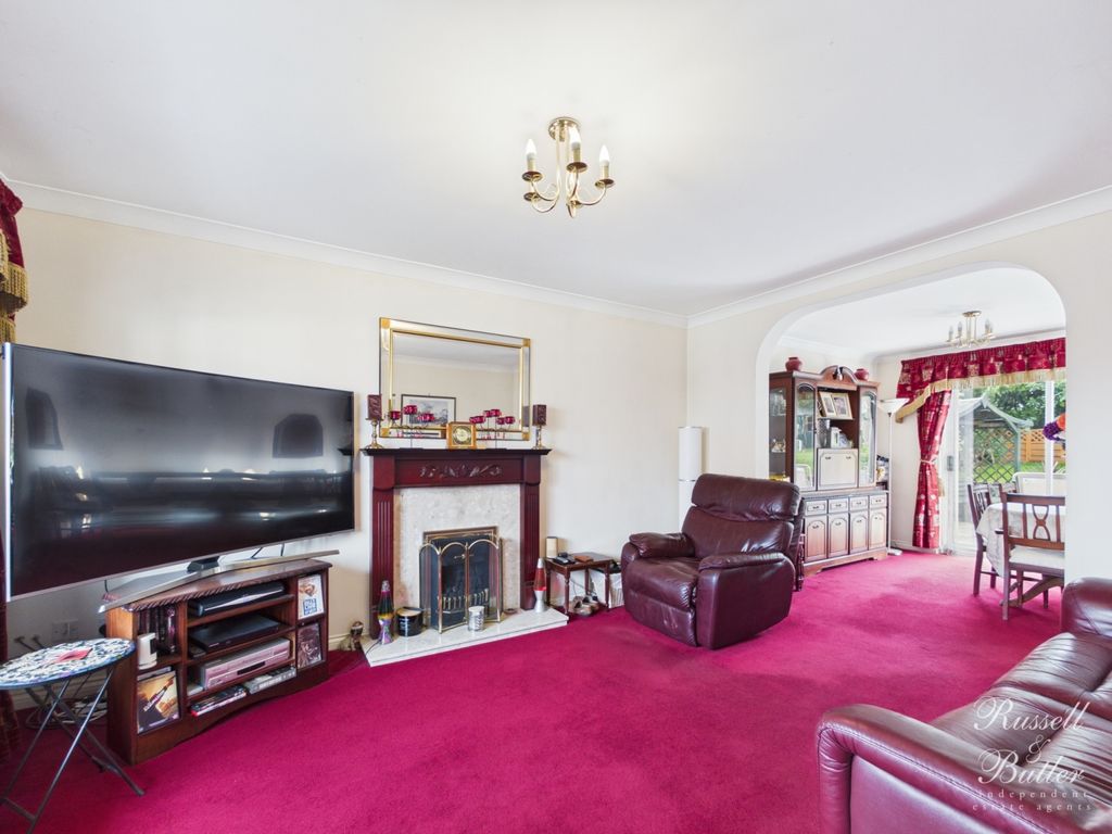 Property photo 3 of 16 Cam01386G0-Pr0187-Still002