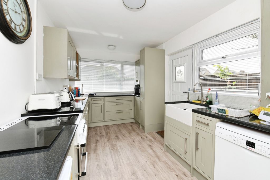 Property photo 3 of 18 Pbox-Img.Jpg